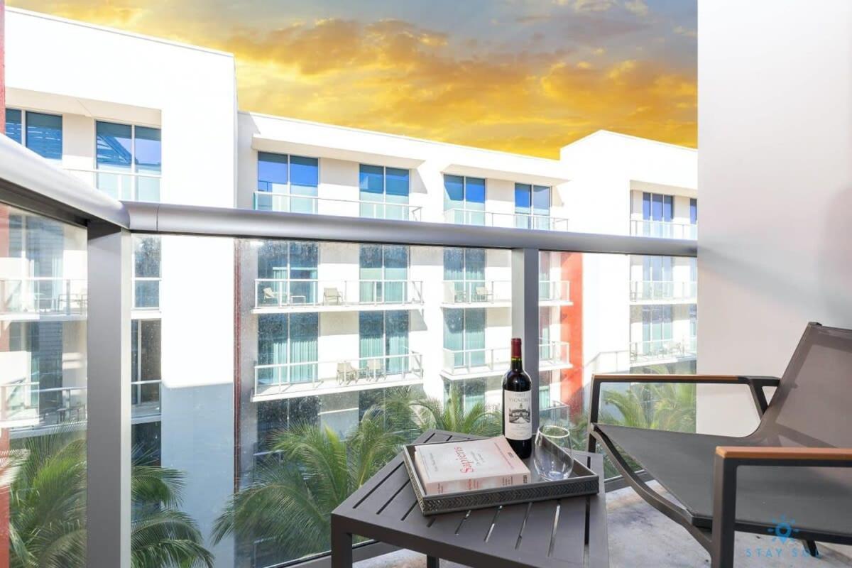 Tropical Oasis - Rooftop Pool- Near Beach - Gym Hollywood Luaran gambar